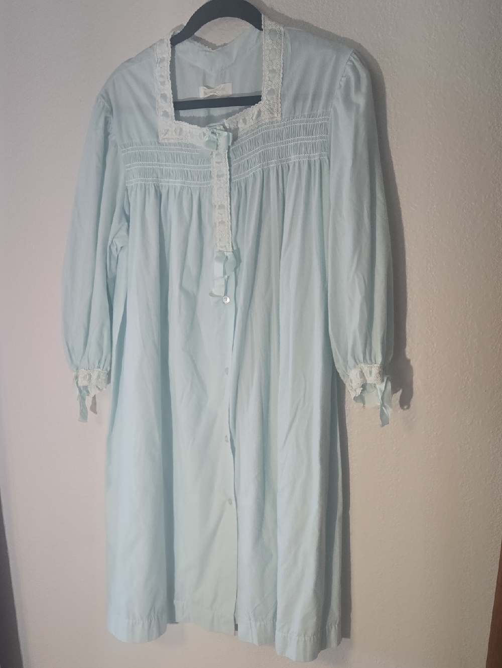 VINTAGE Barbizon Light Blue Women’s Long Sleeve Nightgown with Lace Trim